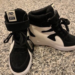 High top sneakers. Size 7.5 US women